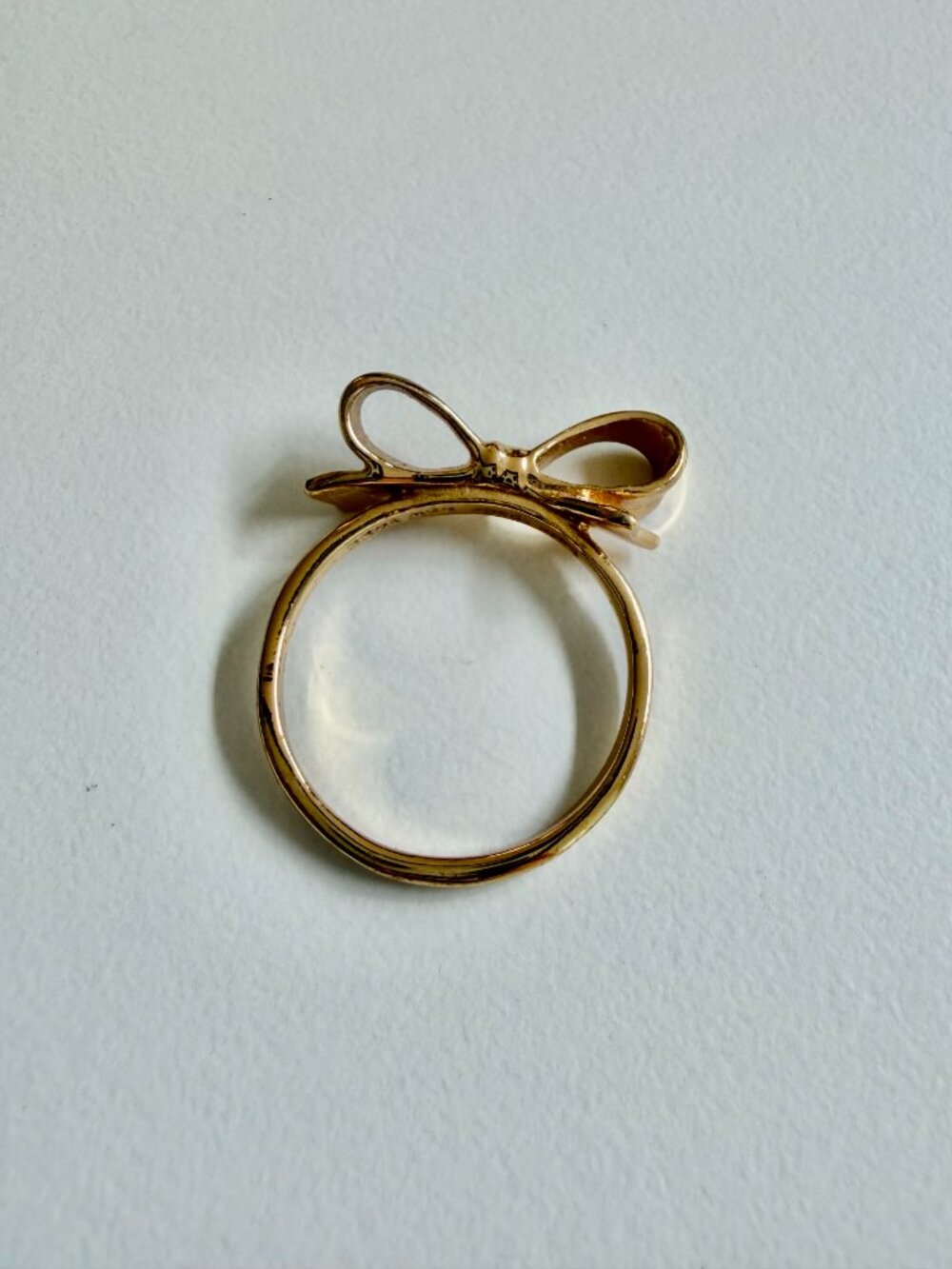 kate spade New York bow ring gold; size 7